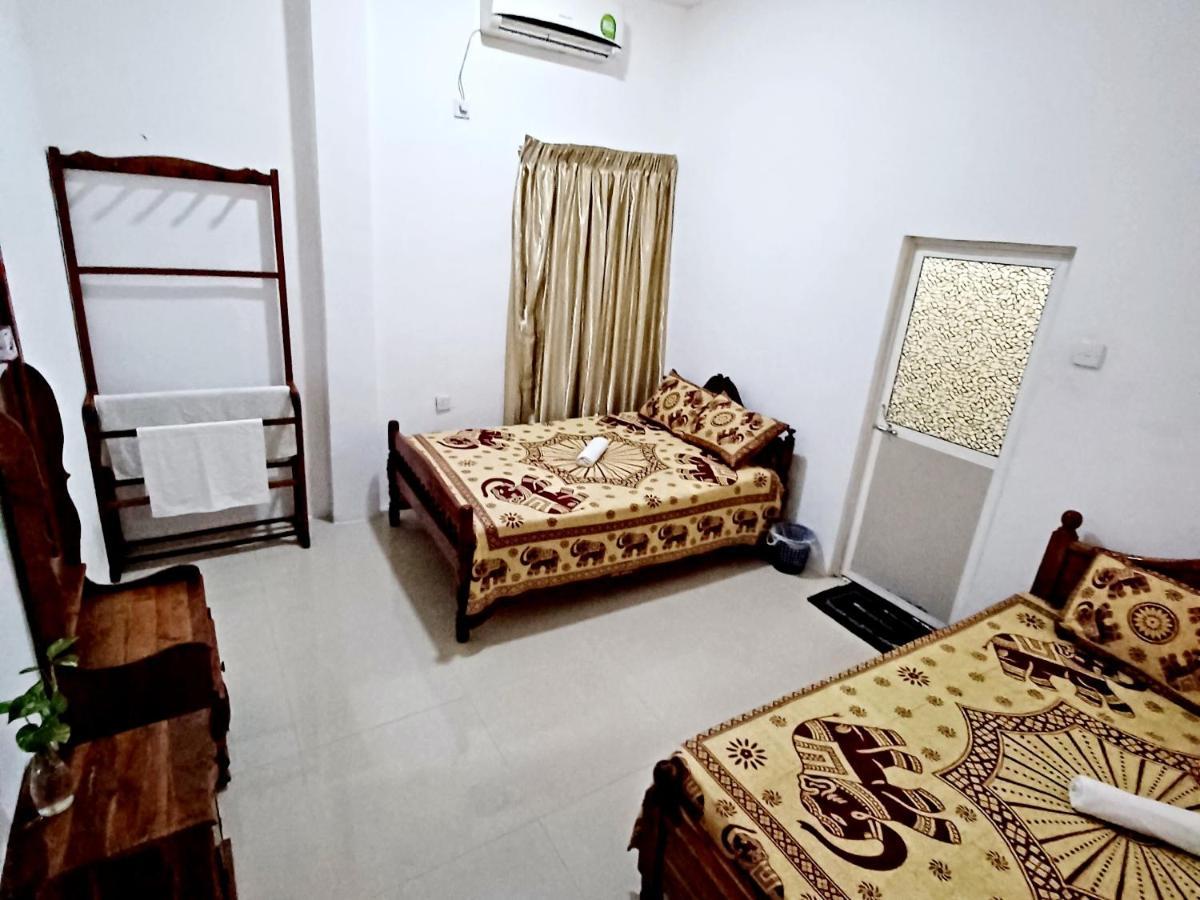 Aloe Vera Villa Negombo Esterno foto